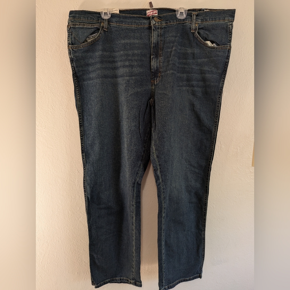NWT Wrangler Men's Relaxed Straight Leg Jeans Size 42x30